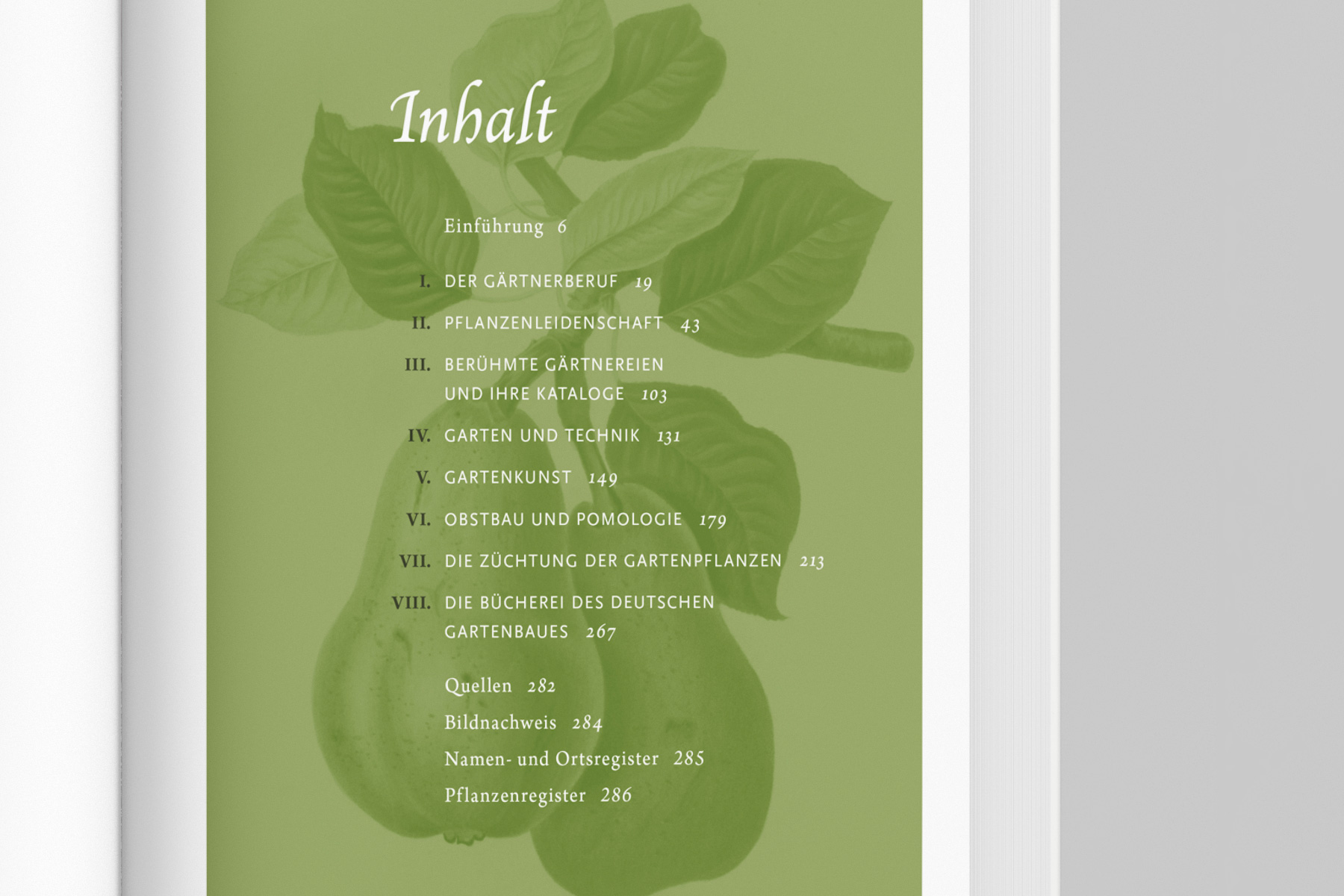 Detailansicht des Inhaltsverzeichnisses mit eleganter Typografie: Eine kalligrafisch anmutende Überschrift, kombiniert mit der modernen serifenlosen Scala Sans und römischen Ziffern, schafft eine wertige, traditionsbewusste Ästhetik. Der sanfte Grünton des Hintergrunds mit subtiler botanischer Illustration verleiht Tiefe, ohne die Lesbarkeit zu beeinträchtigen.